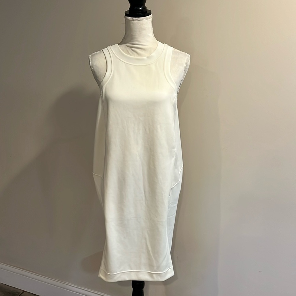 NWT lululemon softstreme back in action dress. Size 6